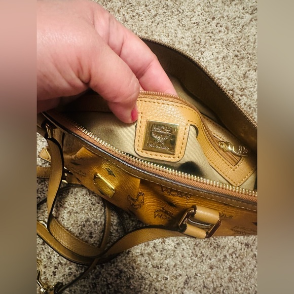 MCM crossbody - Picture 6 of 6